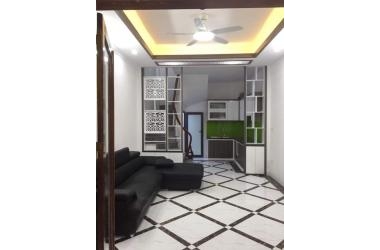 Bán gấp nhà mặt ngõ 622 Minh Khai, ô tô đỗ cửa, xây dựng 37m2-5 Tầng chỉ 4 tỷ