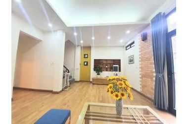 Ngõ Đẹp! Nhà Đẹp! Full Nội thất! Phố Tôn Thất Tùng 36mx5T, mt 5m