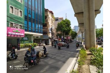 Bán nhà mặt phố Cầu Giấy mặt tiền 4.5m, tặng hợp đồng cho thuê 50 triệu/tháng.