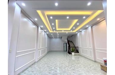 Nhỉnh 5 tỷ! Ô tô vào nhà! Bán nhà Khương Trung 52m, 5 tầng, mt 5m