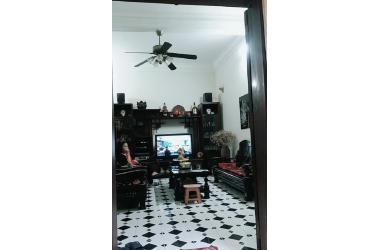 6.9 tỷ! Ô tô đỗ cửa! Sau nhà mặt phố Hoàng Cầu 80m, 3 tầng, mt 4.5m