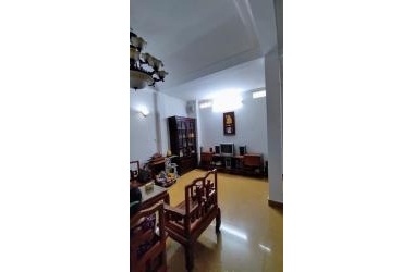 Bán gấp nhà ngõ phố Lĩnh Nam diện tích rộng gần phố nhà 5 tâng - giá 3.1 tỷ