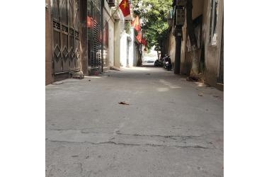 Cực rẻ! Bán đất tặng nhà Trần Phú, HĐ, 40m2, 2,4 tỷ, ô tô 10m, 2 thoáng.