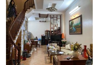 Nhà Trường Chinh rất đẹp, dân trí cao, an ninh tốt,ô tô vào nhà