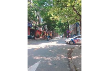 BÁN ĐẤT TẶNG NHÀ 2T, PHÂN LÔ PHỐ HOÀNG CẦU, TRẦN QUAN DIỆU, ĐỐNG ĐA - Ô TÔ CHẠY VÒNG QUANH - VỈA HÈ - KINH DOANH SẦM UẤT NGÀY ĐÊM