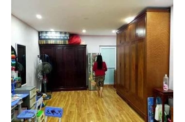 MẶT PHỐ LỚN - VỈA HÈ SIÊU RỘNG - THÔNG SÀN THOÁNG TRƯỚC SAU - SỔ VUÔNG ĐÉT