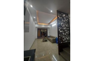 Bán Nhà La Thành 5 Tầng Đẹp Kinh Doanh Ngõ Thông Gần Phố 4 Tỷ