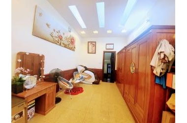 PHÂN LÔ TẬP THỂ CÔNG AN XA LA - Ô TÔ 7 CHỖ ĐỖ CỬA - KHU VỰC VIP - AN NINH CỰC TỐT – 45m2 – Mặt tiền 3,5m – 4 tầng – 4 tỷ