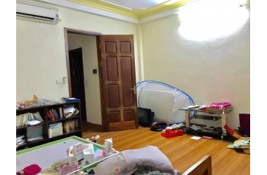 Bán gấp nhà phùng Hưng,4 tầng,  2.35 tỷ, ngõ ô tô, gần phố, 2 thoáng, lh 0967897269.