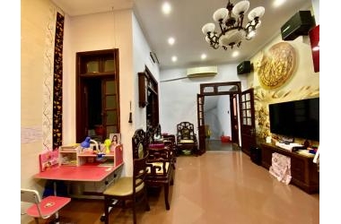 Rẻ đẹp, bán đất tặng nhà Thịnh Hào, vừa ở vừa cho thuê, móng 7 tầng, ô chờ thang máy 90m giá 6 tỷ