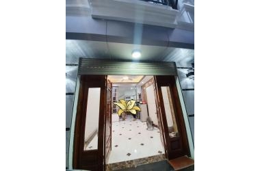 Bán nhà Phố Bạch Đằng DT 35m2x 4 tầng mới đẹp - thoáng giá 3.2 tỷ
