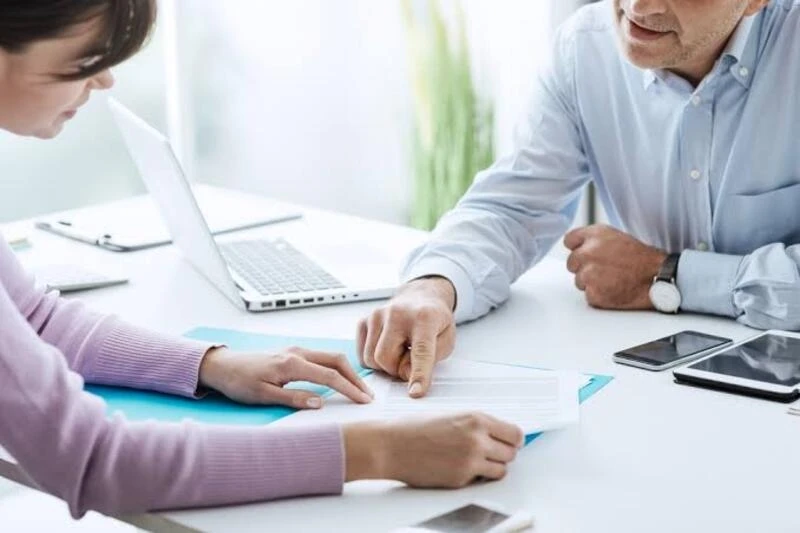 Cách nhận biết môi giới thiếu uy tín chỉ qua 3 tin nhắn đầu tiên